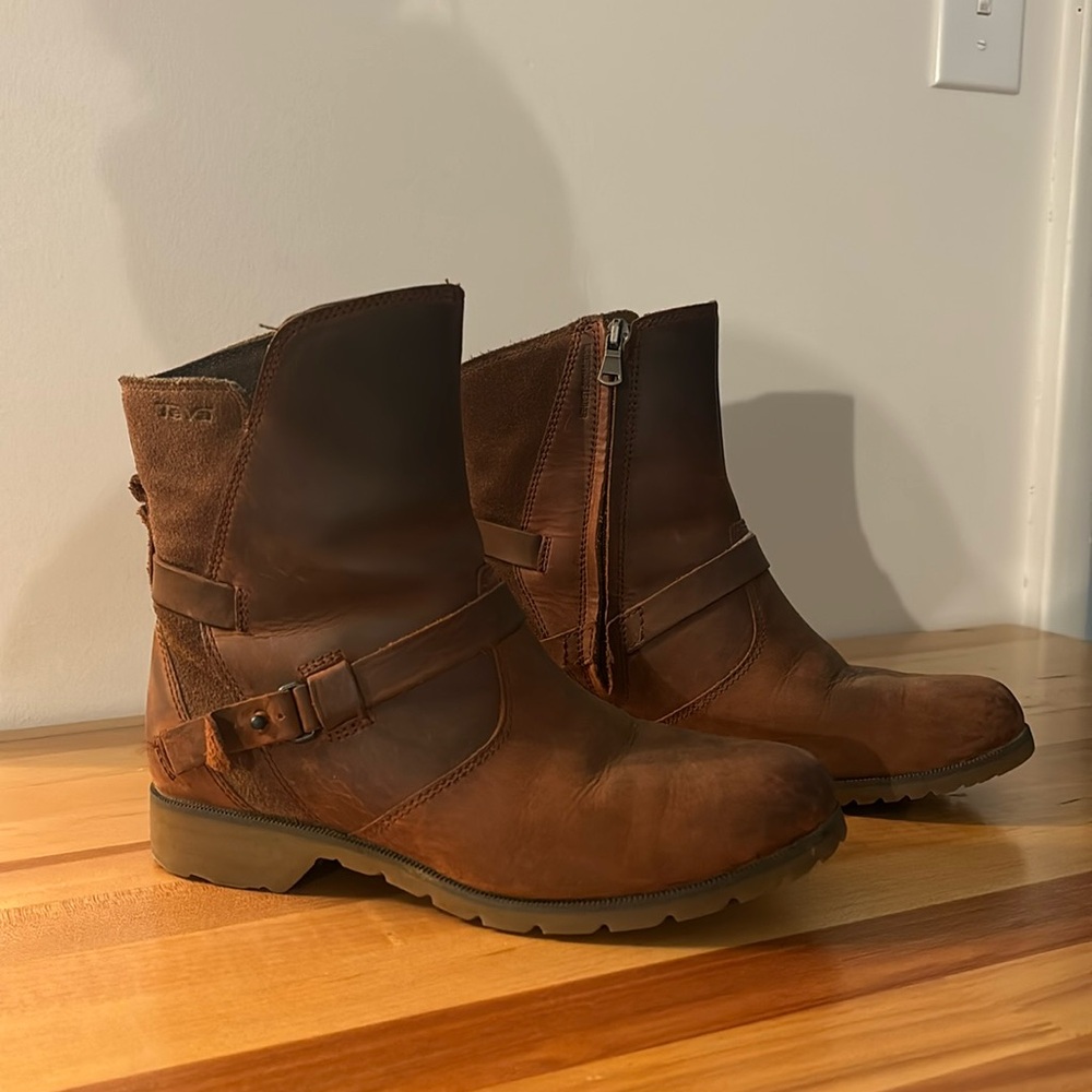 Teva De La Vina Low Boots